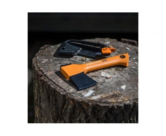 Набор Fiskars: универсальный топор Х5 + пила + универсальный нож 1057912 – изображение 6