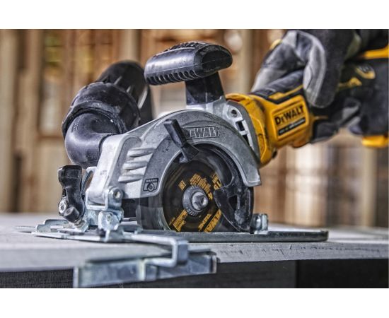 Циркулярная мини-пила DEWALT 18 В XR диск 115x9.5 мм, пропил 39.5 мм, батарея POWERSTACK, чемодан TSTAK, без з/у DCS571E1T-XJ – изображение 6