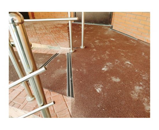 Покрытие из резиновой крошки АМОРТЕКС (1500x3000x10 мм; цвет коричневый) 0023 – изображение 4