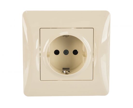 Розетка GUSI ELECTRIC Ugra с БЗК, с ЗП, СУ, 16А, 250 В, бежевый С11Р4-003-СБ 