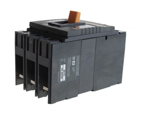 Автоматический выключатель IEK ВА88-35, 3Р, 160А, 35кА SVA30-3-0160 – изображение 3