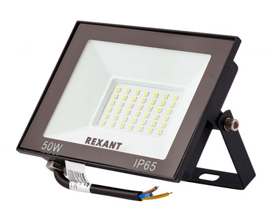 Светодиодный прожектор REXANT LED 50 Вт 4000 Лм 4000 K черный корпус 605-033 