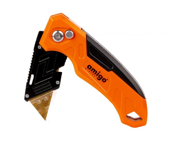 Строительный нож с трапециевидным лезвием AMIGO 77201 – изображение 3