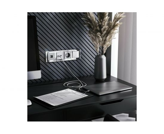 Розетка WERKEL WL06-SKGS-01-IP44 с заземлением и шторками серебряный a029831 – изображение 3