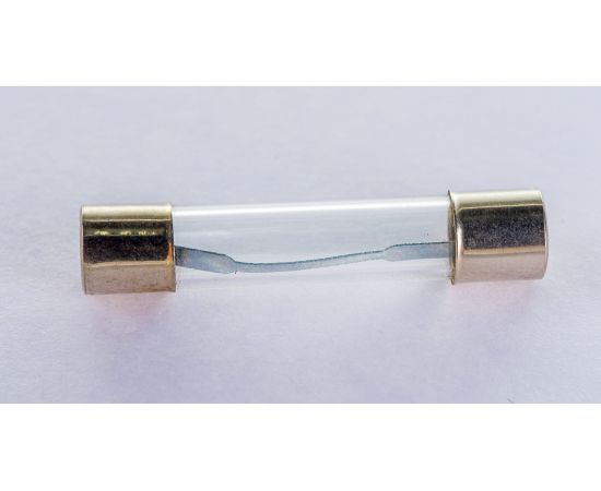 Стеклянный предохранитель Nord-Yada 6x30 W232 10 Ампер, 10 шт в упаковке 901760 – изображение 3