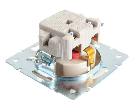 Розетка LEZARD KARINA с защитой от детей керамика крем 707-0388-124 – изображение 3