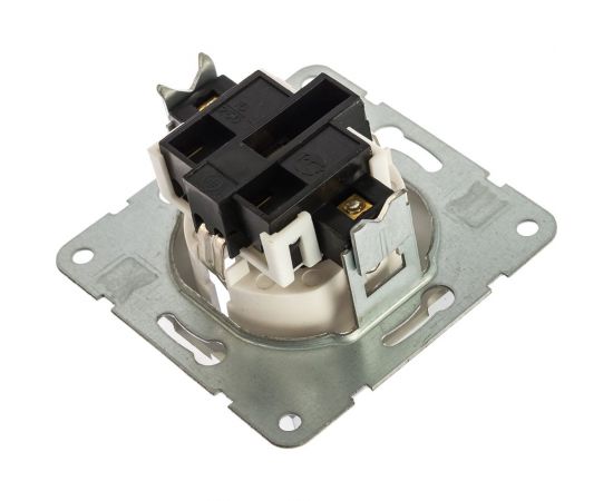 Розетка LK Studio с з/к, со шторками, серебристый металлик 863203-1 – изображение 3