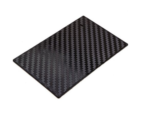 Противоскользящий коврик на панель SKYWAY плоский, принт карбон, 195x120x4 мм S00401034 