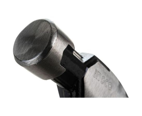 Молоток-гвоздодер INGCO 560 гр. INDUSTRIAL HCH0820 – изображение 4