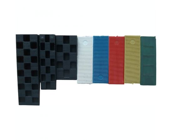 Комплект клин монтажный и пластины рихтовочные в маленьком контейнере с ручками 48 шт ООО "Полимер-Фарм" 4687203029203 