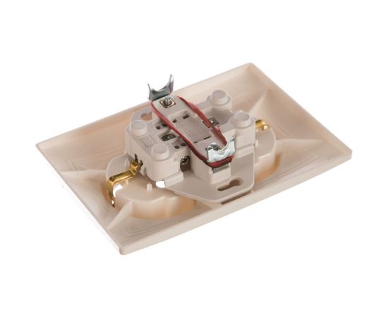 Розетка х2 IEK КВАРТА с заземлением, в сборе, без защитной шторки, белый ERK24-K01-16-DM – изображение 2