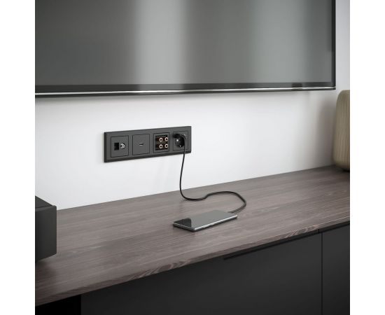 Розетка с заземлением и шторками и USB тип A+C WERKEL W1171708 черный a056275 – изображение 2