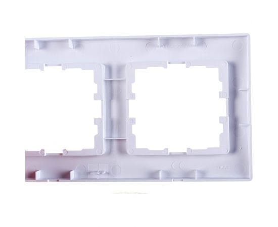 Двухместная горизонтальная рамка LEZARD KARINA б/ вст белая 707-0200-147 – изображение 3