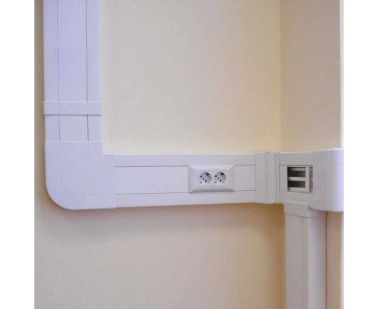 Розетка для кабель-канала Mutlusan electric 45x45 с заземлением, со шторками, цвет белый 001 052 300001 00 00 – изображение 2