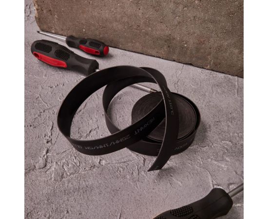 Термоусаживаемая лента с клеевым слоем REXANT 25 мм х 1,0 мм, черная, 5 м, ТЛ-1,0 48-9026 – изображение 4