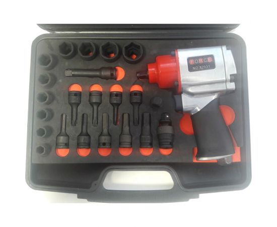 Гайковёрт с набором ударных головок FORCE 3233 