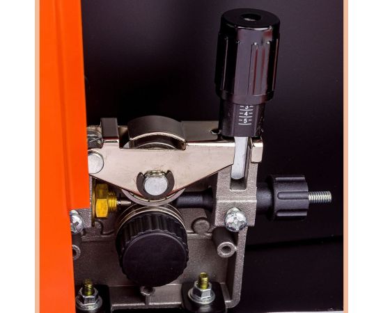 Сварочный полуавтомат Foxweld UNO MIG 200 SYN 7172 – изображение 3