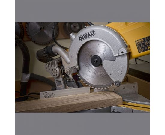 Торцовочная пила DEWALT DWS 778 – изображение 8