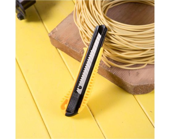 Технический нож DELI DL003 18 мм 98400 – изображение 4