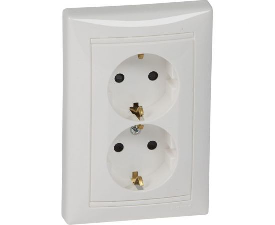 Розетка Legrand 2-м СП Valena защитные шторки в сборе с заземлением белый Leg 774427 