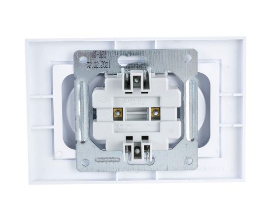 2-местная розетка MONO ELECTRIC без заземления DESPINA белый 102-190005-121 – изображение 3