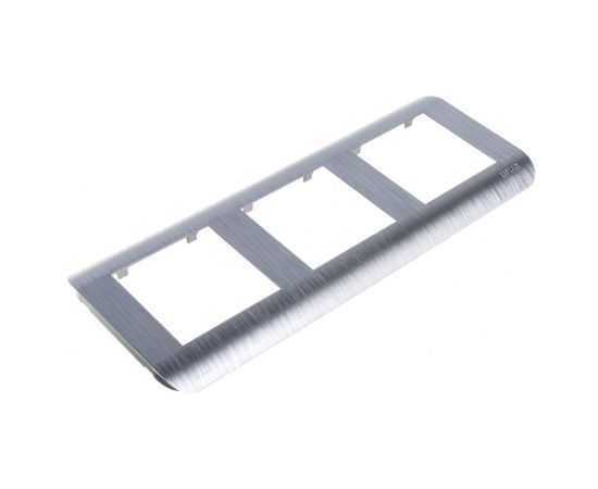 Горизонтальная рамка LUXAR Deco на 3 поста серебро рифленая 4606400620723 – изображение 3