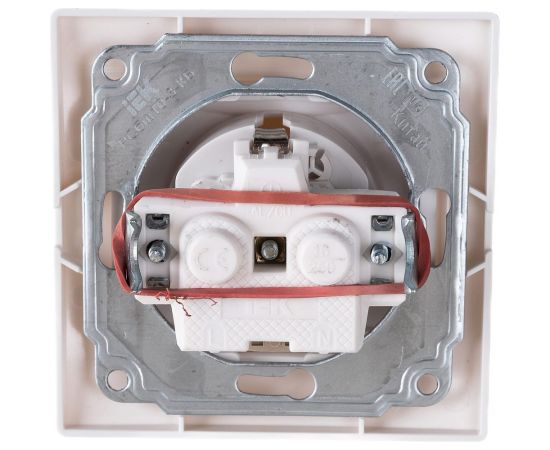 1местная розетка IEK РСбш10-3-КБ c заземляющим контактом, с защитной шторкой, с крышкой, 16А, Кварта, белый ERK12-K01-16-DM – изображение 3