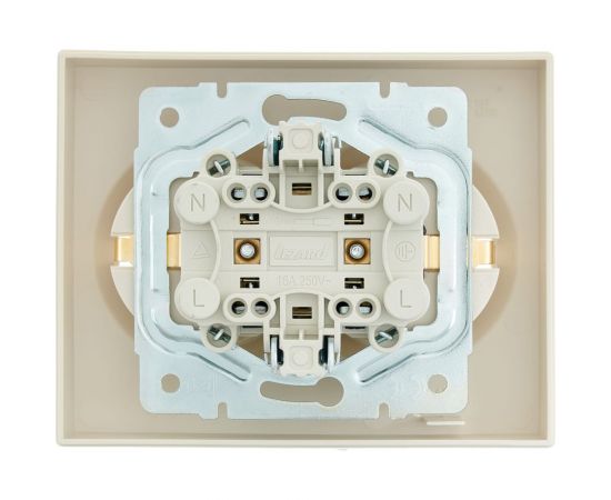 Двойная розетка Lezard VESNA с заземлением, ПБТ, крем 742-0300-127B – изображение 4