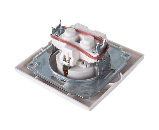 1местная розетка IEK РСбш10-3-КБ c заземляющим контактом, с защитной шторкой, с крышкой, 16А, Кварта, белый ERK12-K01-16-DM – изображение 4