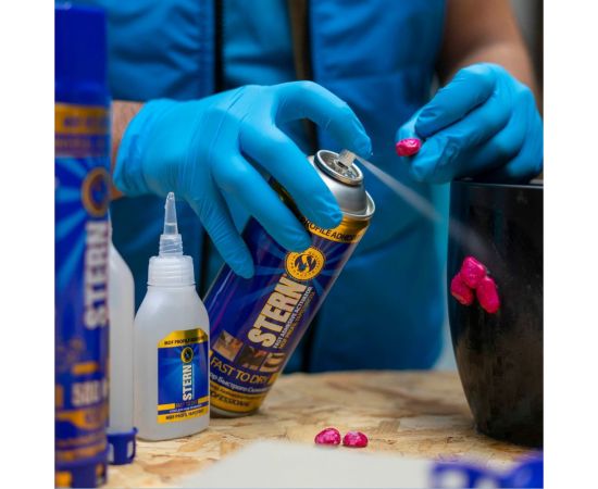 Клей для MDF быстрозастывающий STERN 50гр.+200мл. Активатор для клея N963 1453 – изображение 2