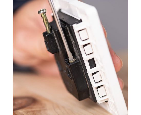 Шлицевая отвертка DELI DL6331501 3x150 мм 98347 – изображение 4