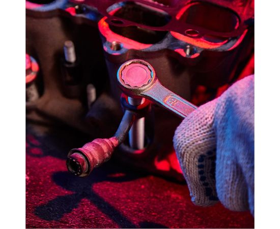 Гаечный комбинированный ключ REXANT 18 мм 12-5819-2 – изображение 8