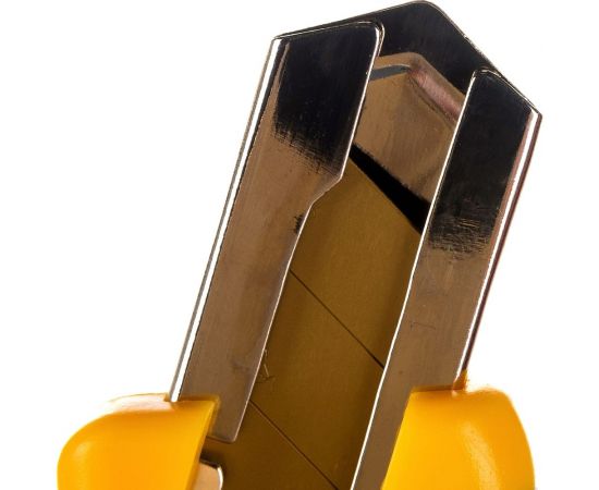 Строительный нож с винтовым зажимом Inforce 18 мм 06-02-17 – изображение 8