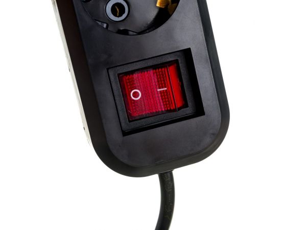 Бытовой удлинитель Gigant с заземлением ПВС 3x0,75 3500Вт 3 гнезда 3м 80090 – изображение 3