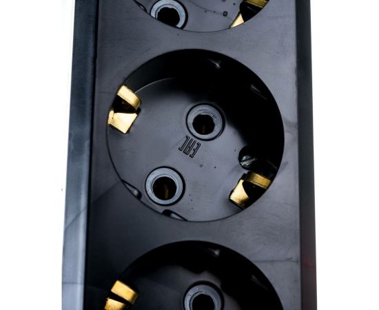 Бытовой удлинитель Gigant с заземлением ПВС 3x0,75 3500Вт 4 гнезда 5м 80087 – изображение 5