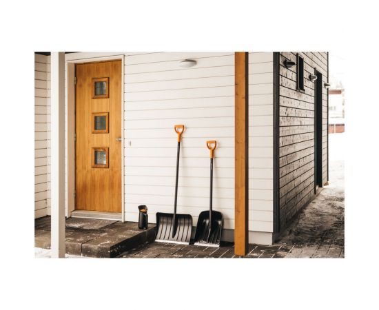 Лопата для снега Fiskars Solid 1052525 – изображение 4