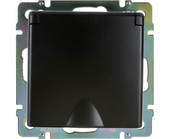 Розетка WERKEL влагозащита, с заземлением, с защитной крышкой и шторками W1171208 a051610 