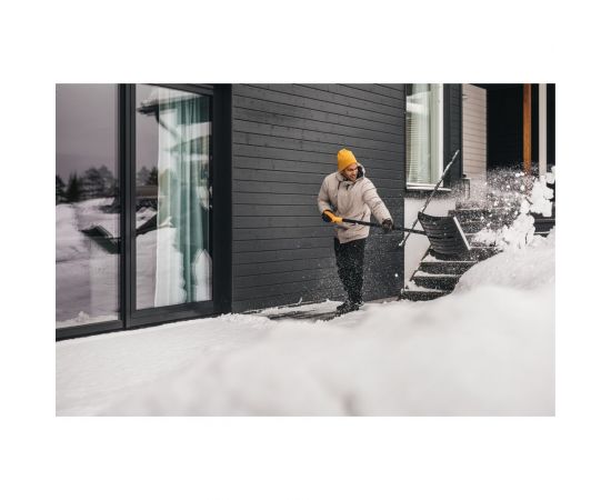 Скрепер для снега Fiskars Solid 1052526 – изображение 3