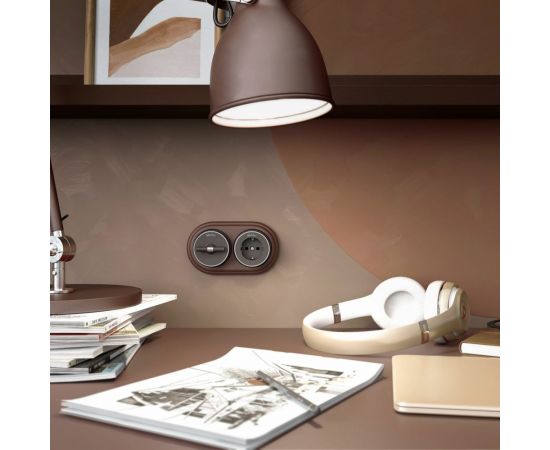 Розетка с заземлением WERKEL W5871052/ Vintage (мокко матовый/хром) a055927 – изображение 3