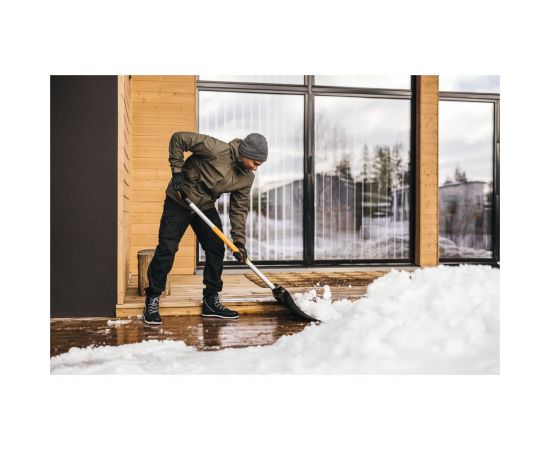 Лопата для уборки снега Fiskars X-series 1057178 – изображение 4