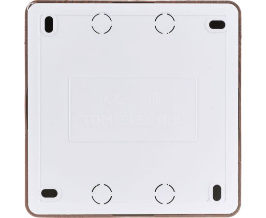 Четырехместная розетка TDM 2П+3 открытой установки IP20 16A бук Ладога SQ1801-0322 – изображение 4