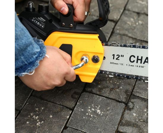 Цепная аккумуляторная пила DEKO dkchs 20 в кейсе, 20 в, 2x4.0 ач, зарядное устройство 3638 063-4356 – изображение 8