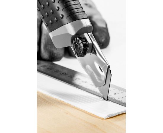 Металлический нож ЗУБР Профессионал ТИТАН-25 с автостопом, 25 мм 09180 – изображение 3