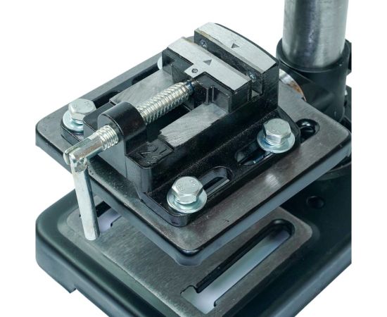 Вертикальный сверлильный станок Спец ССВ-350 220 В,400 Вт, 1.5-13 мм, патрон, 5 скоростей, 600-2600 об/мин, 160х160 мм стол, макс h заг.250 мм, тиски в комплекте, сверло ступенчатое СПЕЦ-3239/370101 – изображение 3