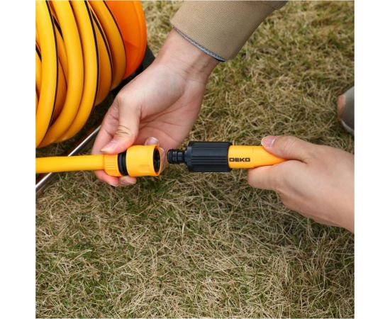 Набор для полива DEKO DKI15 катушка, шланг усиленный 1/2 15 м + 2 м, насадка для полива, коннекторы, 9 предметов 065-0462 – изображение 6
