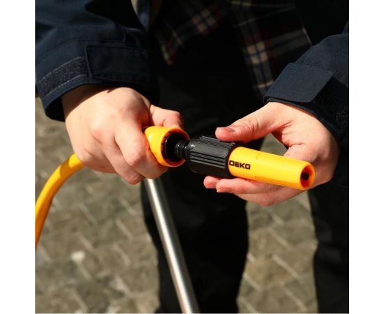 Набор для полива DEKO DKI025 катушка на колесах, шланг усиленный 1/2 25 м + 2 м, насадка для полива, коннекторы, 9 предметов 065-0463 – изображение 7