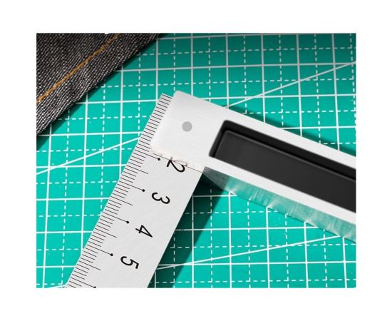 Треугольная стальная линейка DELI dl303150 нержавеющая сталь, алюминиевое основание 104520 – изображение 3