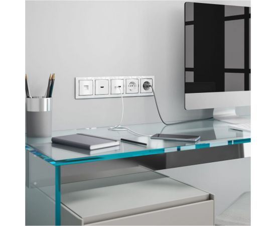 Розетка с заземлением WERKEL безвинтовой зажим белая W1171301 a051108 – изображение 13