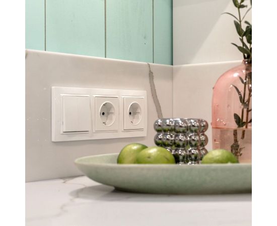 Розетка с заземлением WERKEL безвинтовой зажим белая W1171301 a051108 – изображение 10