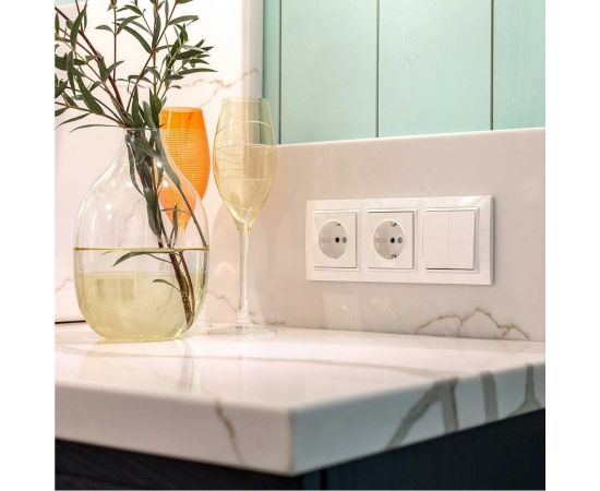 Розетка с заземлением WERKEL безвинтовой зажим белая W1171301 a051108 – изображение 9